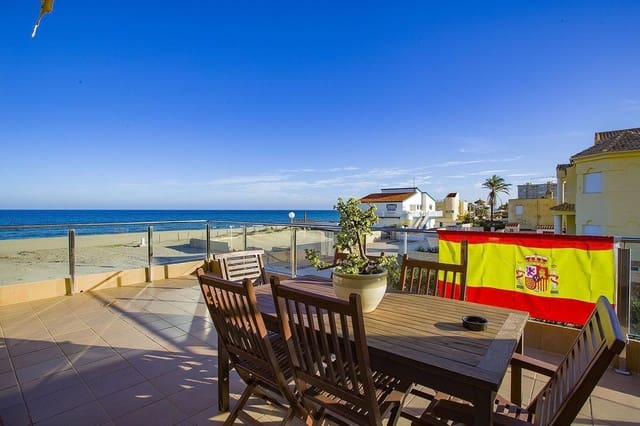 9 makuuhuone Huvila myytävänä paikassa La Manga del Mar Menor - 985 000 € (Ref: 9596224)