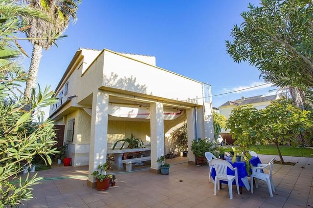9 makuuhuone Huvila myytävänä paikassa La Manga del Mar Menor - 985 000 € (Ref: 9596224)