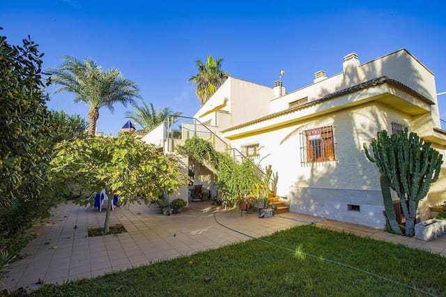 9 makuuhuone Huvila myytävänä paikassa La Manga del Mar Menor - 985 000 € (Ref: 9596224)