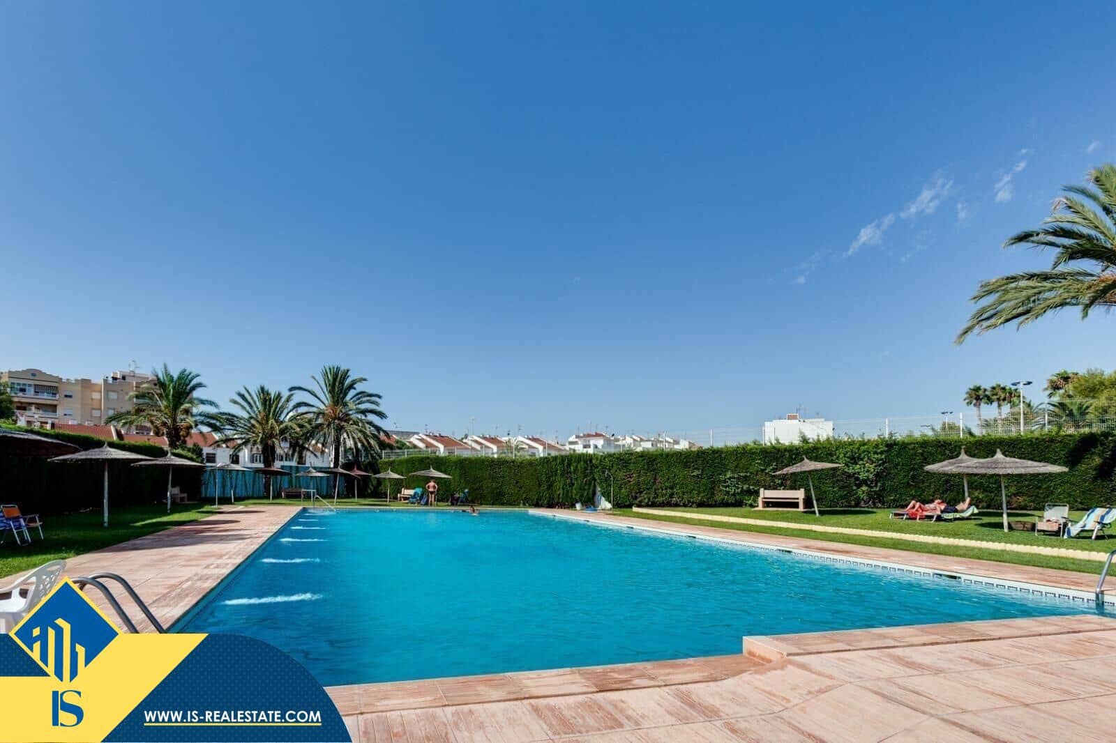 3 bedroom Penthouse for sale in Torrevieja with pool - € 199,900 (Ref: 9596225)