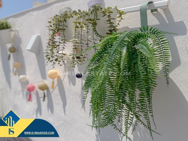 3 bedroom Penthouse for sale in Torrevieja with pool - € 199,900 (Ref: 9596225)