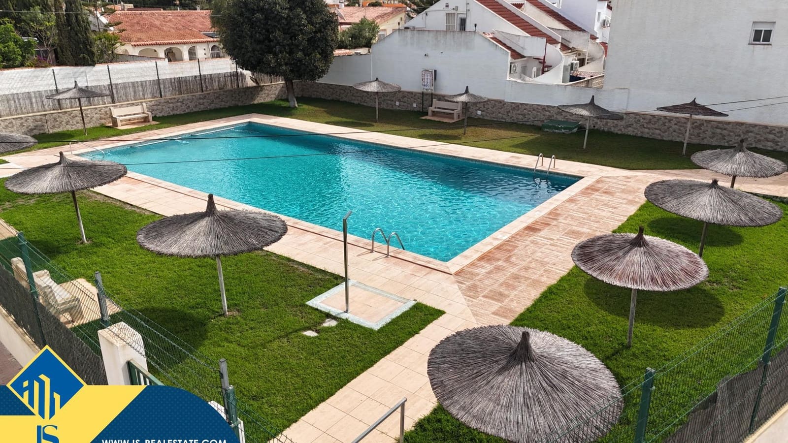 3 bedroom Penthouse for sale in Torrevieja with pool - € 199,900 (Ref: 9596225)