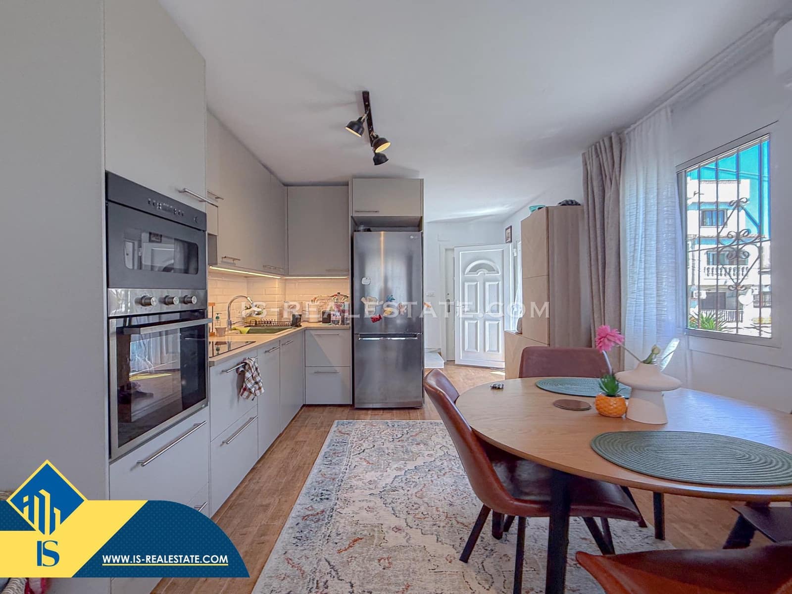 3 bedroom Penthouse for sale in Torrevieja with pool - € 199,900 (Ref: 9596225)