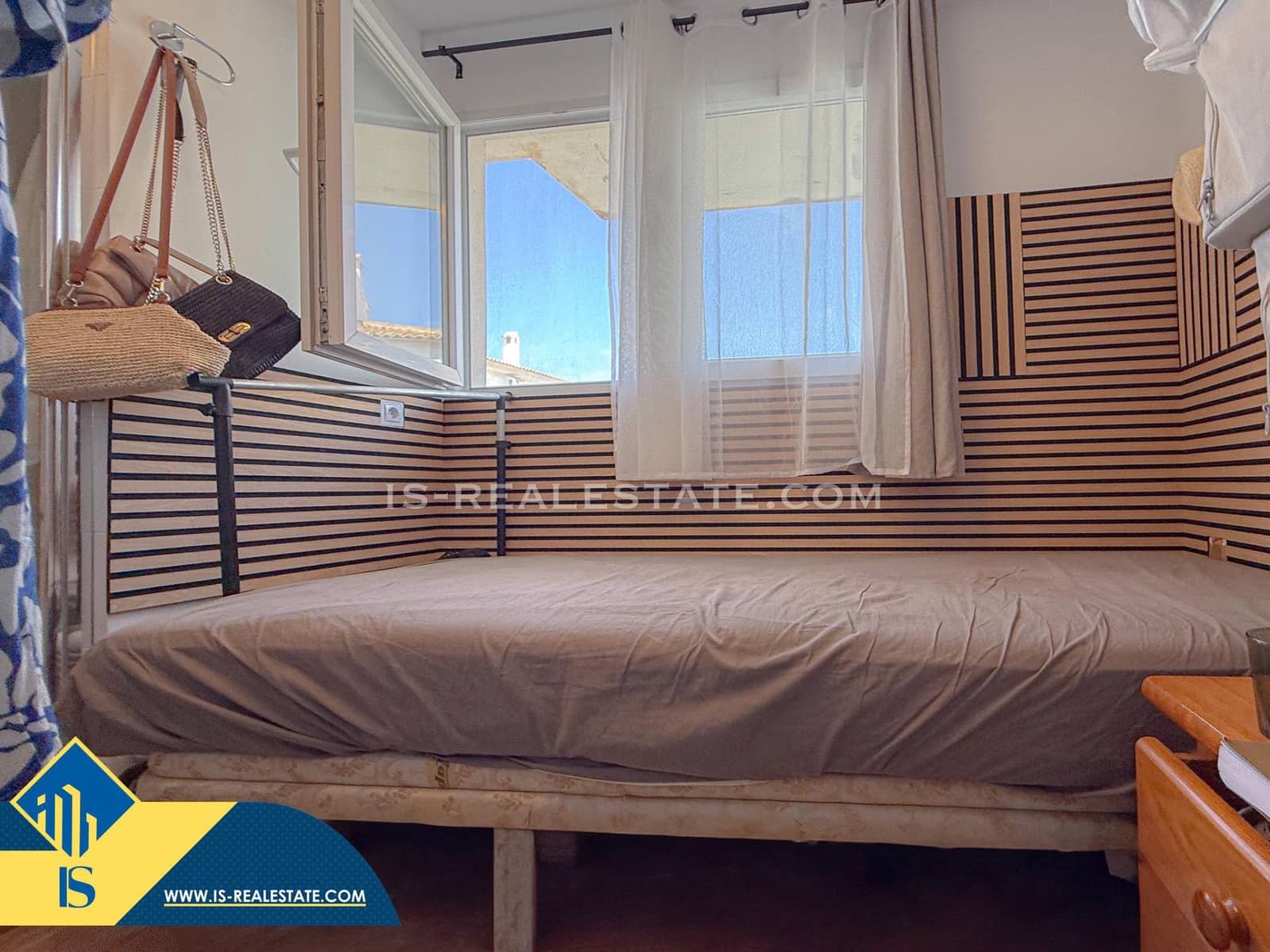 3 bedroom Penthouse for sale in Torrevieja with pool - € 199,900 (Ref: 9596225)