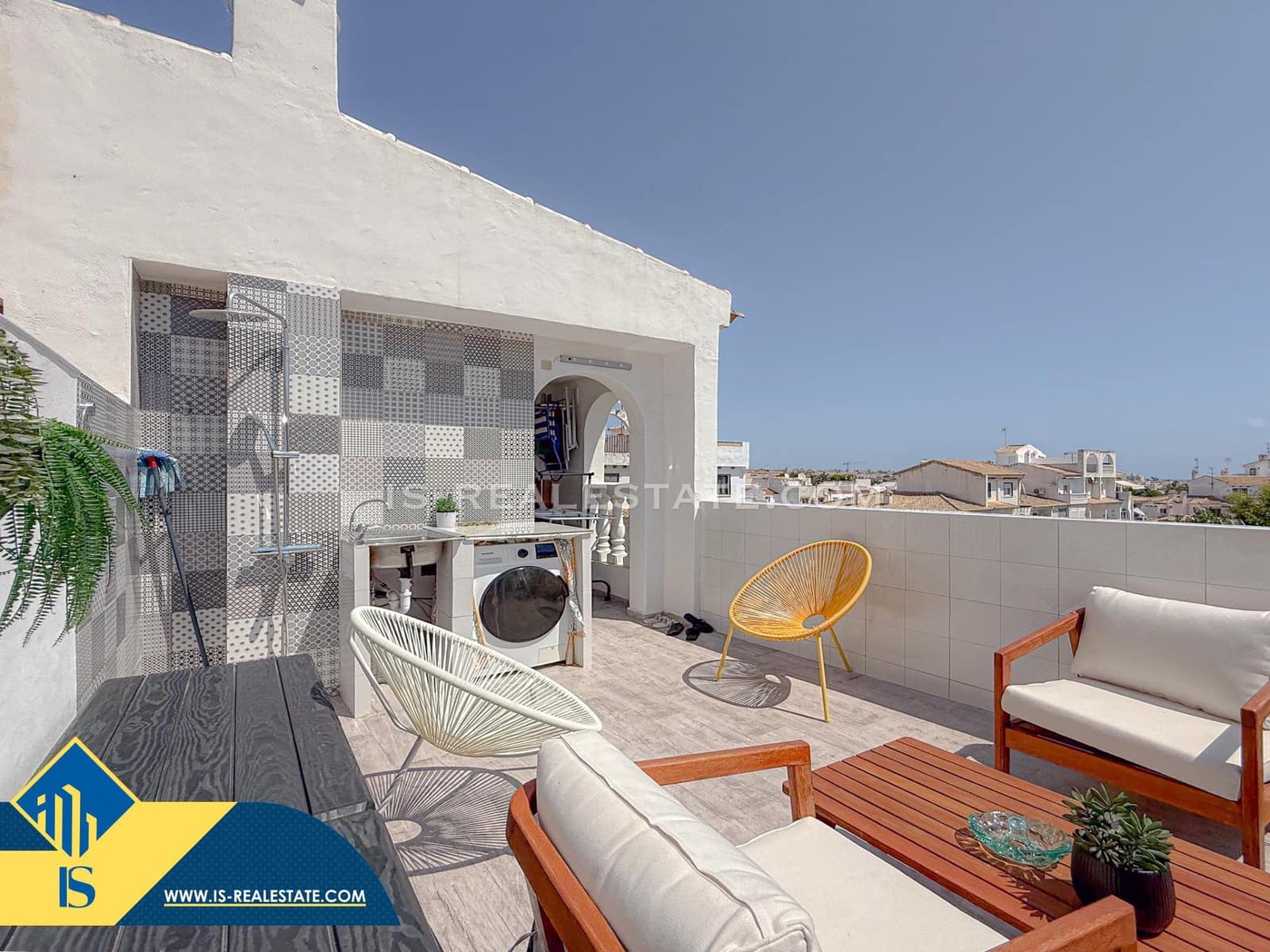 3 bedroom Penthouse for sale in Torrevieja with pool - € 199,900 (Ref: 9596225)