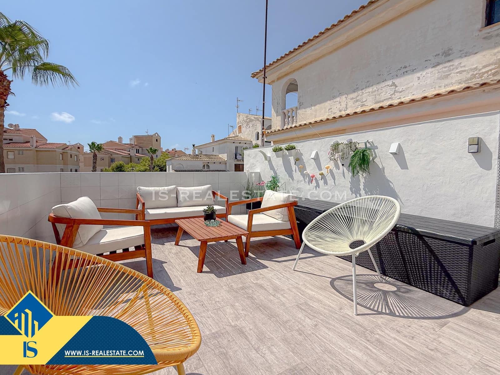 3 bedroom Penthouse for sale in Torrevieja with pool - € 199,900 (Ref: 9596225)