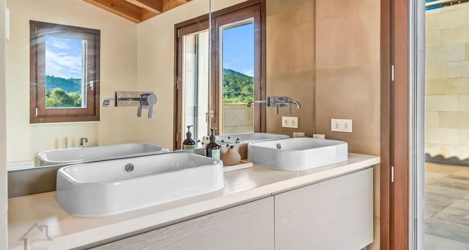 5 bedroom Finca/Country House for sale in Felanitx with pool - € 4,750,000 (Ref: 10098522)