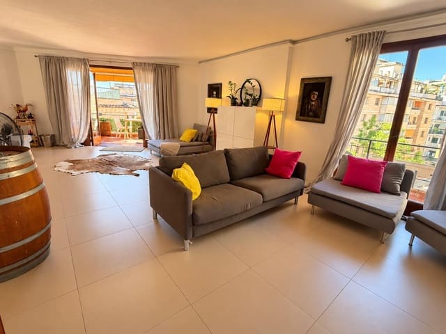 2 sovrum Lägenhet att hyra i Palma de Mallorca - 2 500 € (Ref: 10109783)