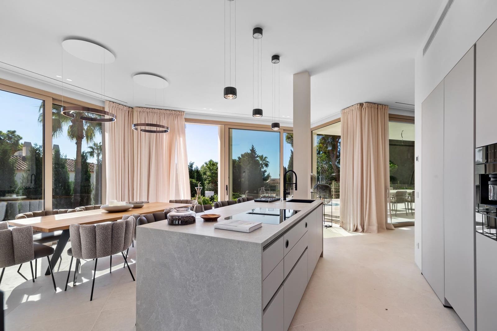 Chalet de 4 habitaciones en Bendinat en venta con piscina garaje - 7.200.000 € (Ref: 10147238)