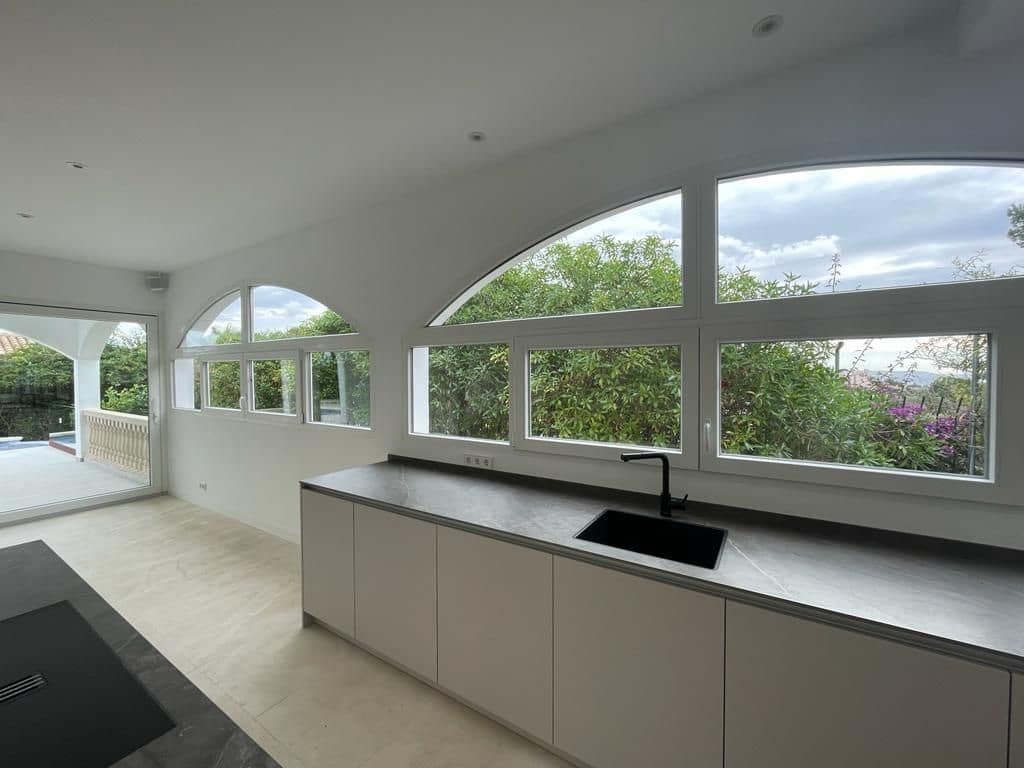 3 chambre Villa/Maison à vendre à Genova avec piscine garage - 3 500 000 € (Ref: 8597499)