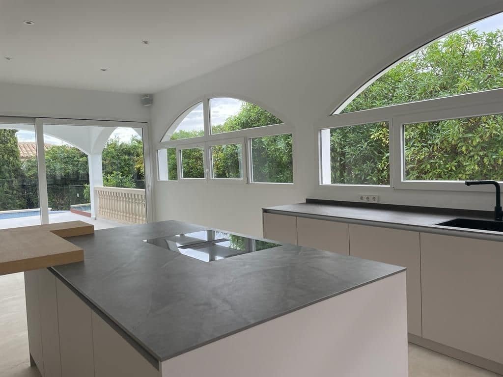 3 chambre Villa/Maison à vendre à Genova avec piscine garage - 3 500 000 € (Ref: 8597499)