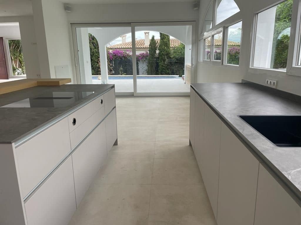 3 chambre Villa/Maison à vendre à Genova avec piscine garage - 3 500 000 € (Ref: 8597499)