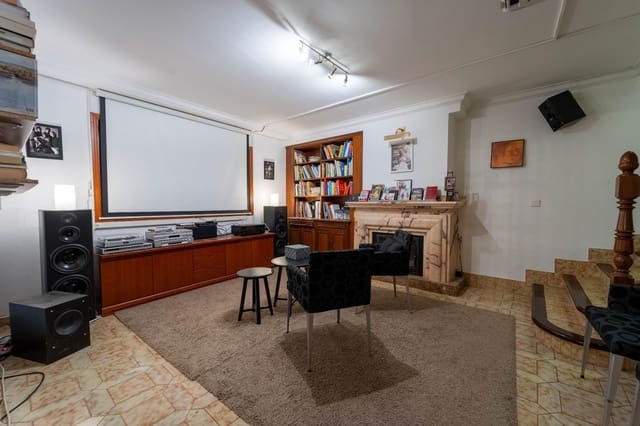 5 soverom Hus til salgs i Inca med svømmebasseng garasje - € 999 000 (Ref: 8776480)