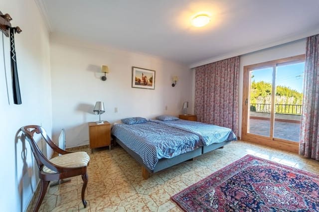 5 soverom Hus til salgs i Inca med svømmebasseng garasje - € 999 000 (Ref: 8776480)