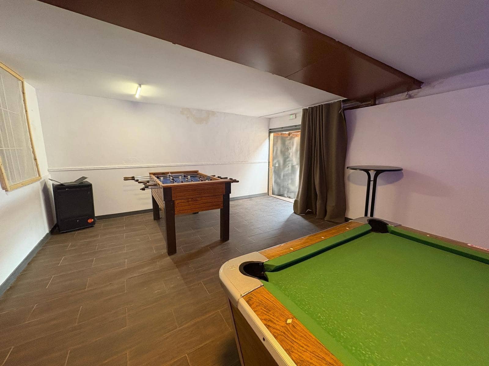 8 soverom Kommersiell til leie i L'Aranjassa / S'Aranjassa med garasje - € 1 000 (Ref: 8994636)