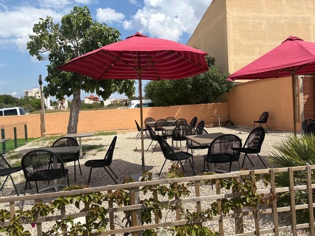 8 soverom Kommersiell til leie i L'Aranjassa / S'Aranjassa, Palma de Mallorca med garasje - € 1 000 (Ref: 8994636)