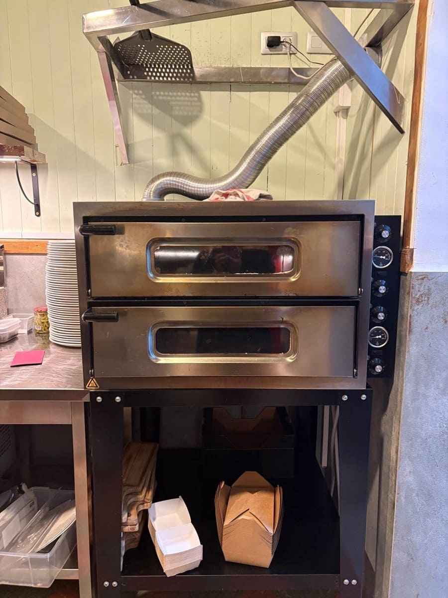 8 soverom Kommersiell til leie i L'Aranjassa / S'Aranjassa med garasje - € 1 000 (Ref: 8994636)