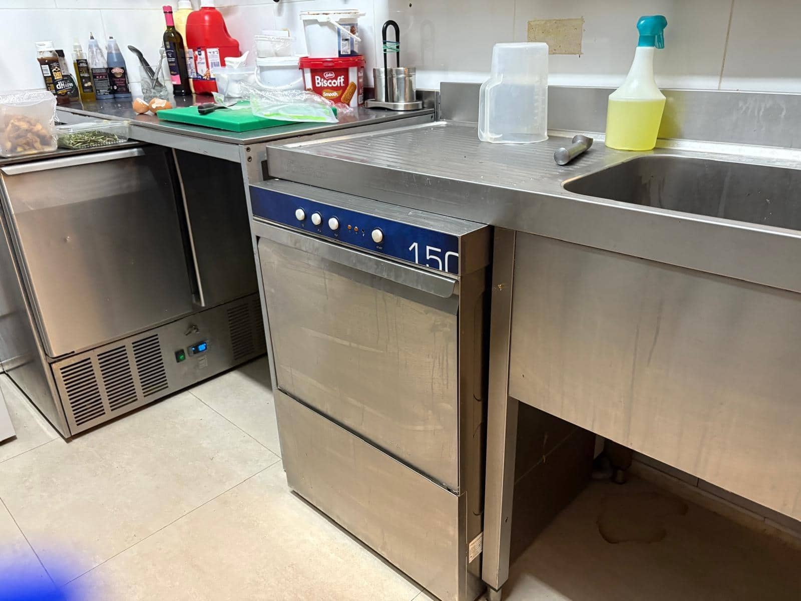 8 soverom Kommersiell til leie i L'Aranjassa / S'Aranjassa med garasje - € 1 000 (Ref: 8994636)