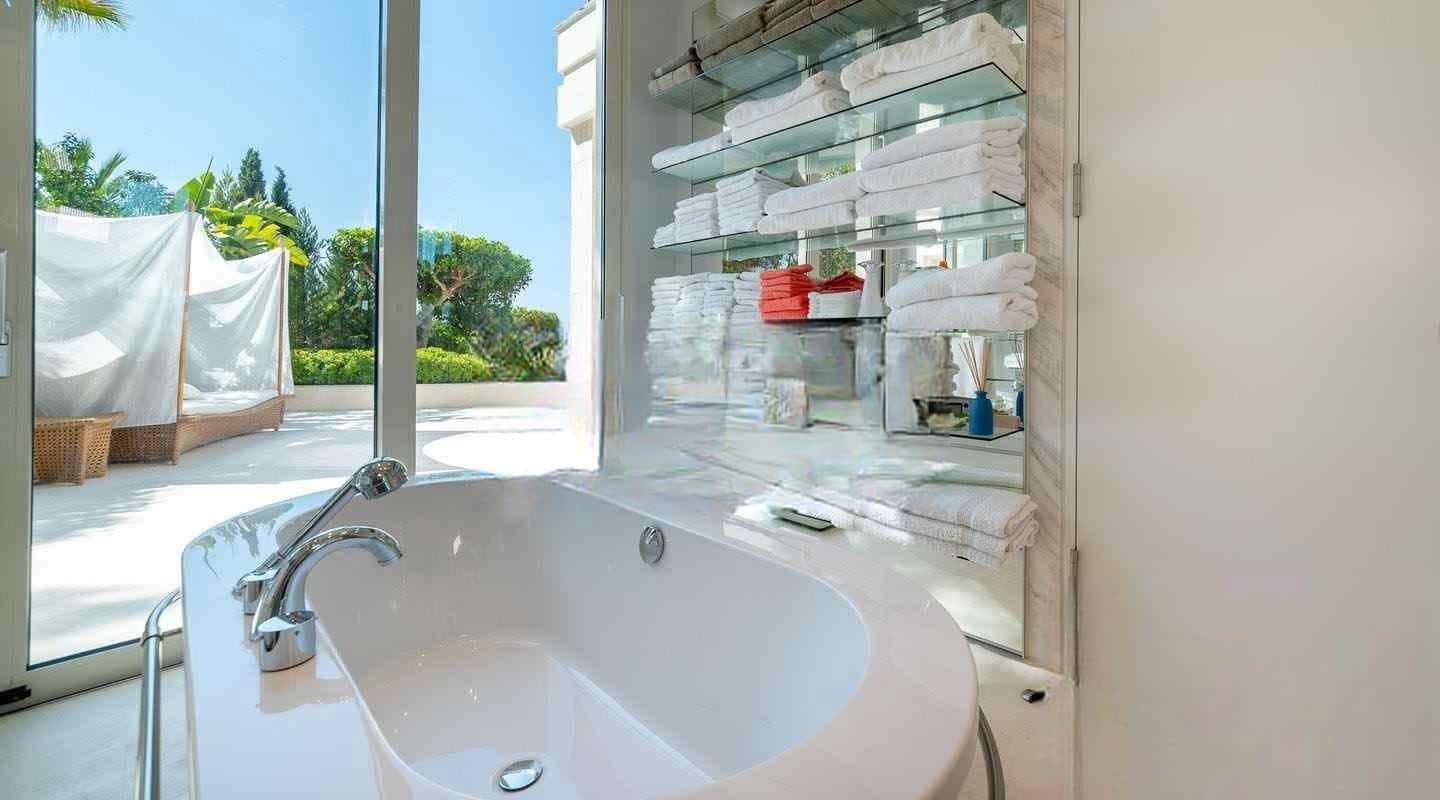 5 soveværelse Villa til salg i Son Vida med swimmingpool garage - € 10.900.000 (Ref: 9001067)