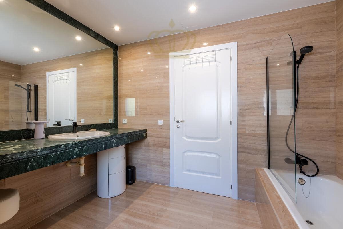 Chalet de 5 habitaciones en Es Camp De Mar / El Camp De Mar en venta con piscina garaje - 6.600.000 € (Ref: 9003062)