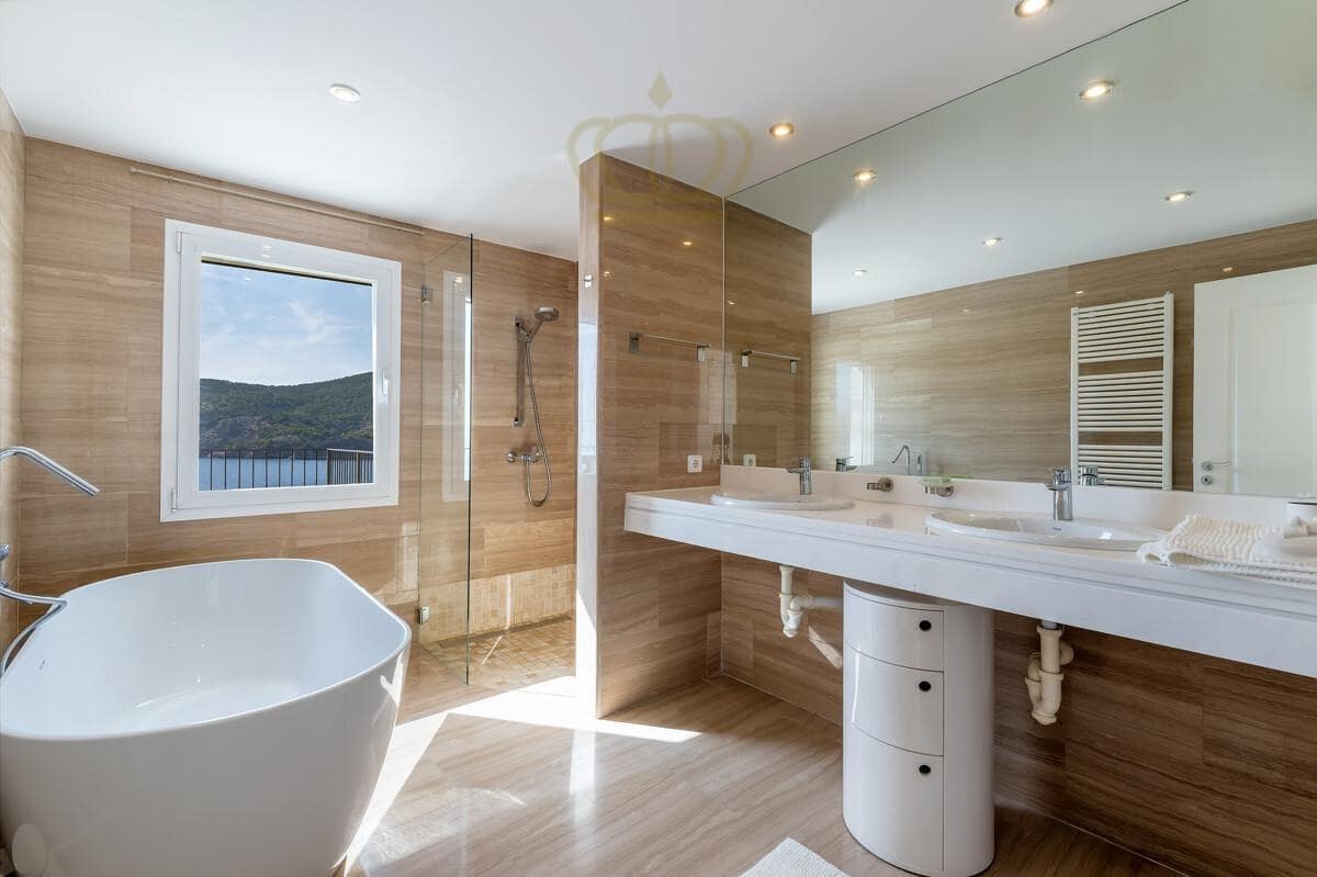 Chalet de 5 habitaciones en Es Camp De Mar / El Camp De Mar en venta con piscina garaje - 6.600.000 € (Ref: 9003062)