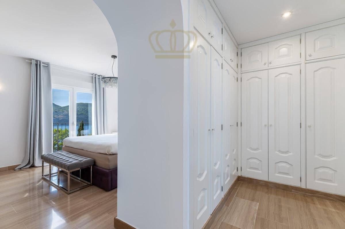 Chalet de 5 habitaciones en Es Camp De Mar / El Camp De Mar en venta con piscina garaje - 6.600.000 € (Ref: 9003062)