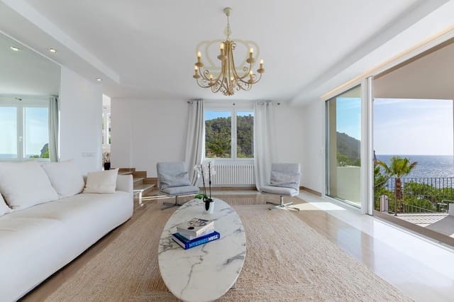 5 makuuhuone Huvila myytävänä paikassa Es Camp De Mar / El Camp De Mar, Andratx mukana uima-altaan 
autotalli - 6 600 000 € (Ref: 9003062)