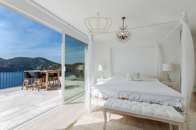 5 makuuhuone Huvila myytävänä paikassa Es Camp De Mar / El Camp De Mar, Andratx mukana uima-altaan 
autotalli - 6 600 000 € (Ref: 9003062)