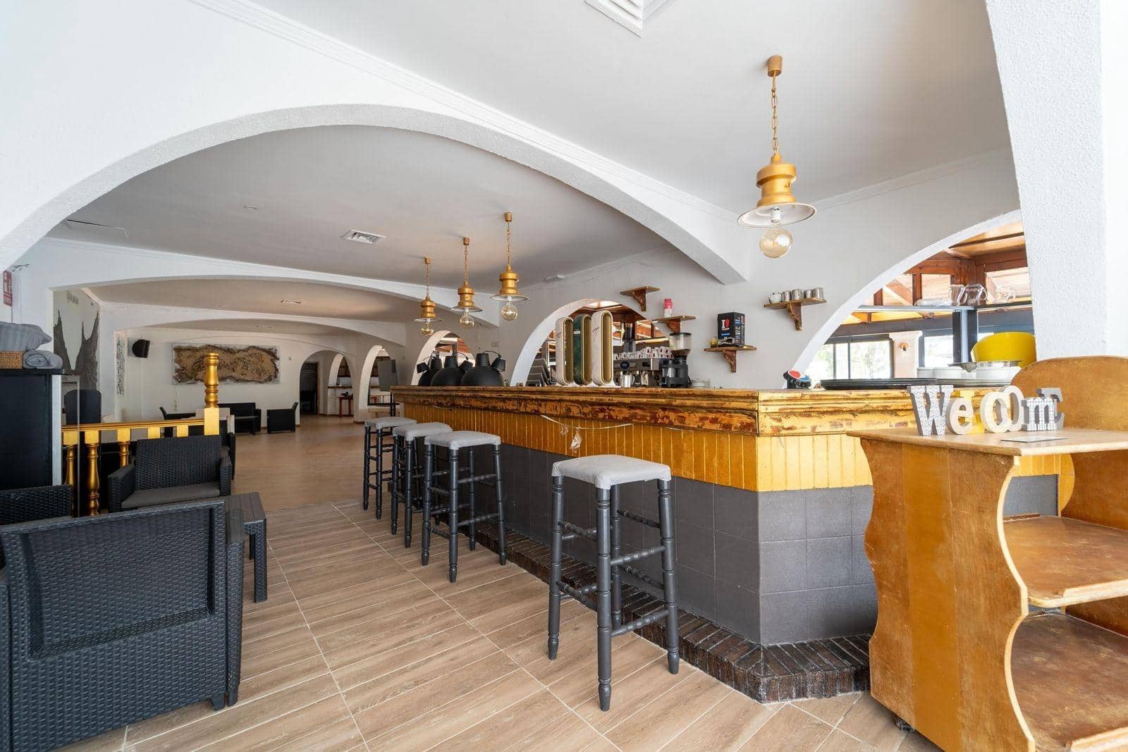 Commercieel te huur in Alcudia - € 5.500 (Ref: 9176508)