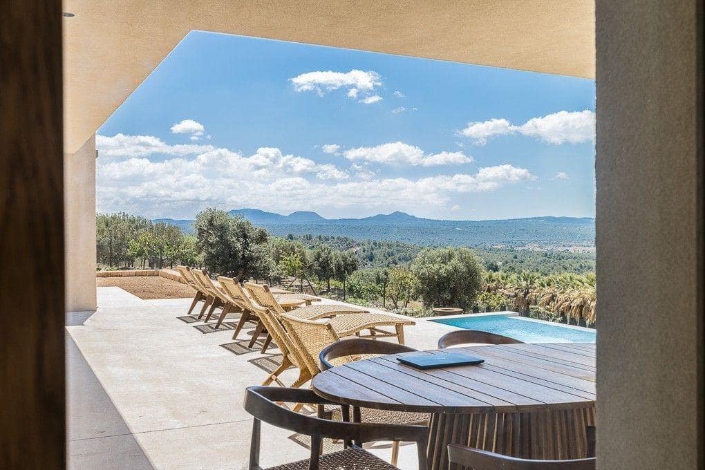 4 soveværelse Villa til salg i Puntiro med swimmingpool garage - € 4.500.000 (Ref: 9204584)