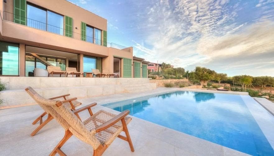 4 soveværelse Villa til salg i Puntiro med swimmingpool garage - € 4.500.000 (Ref: 9204584)