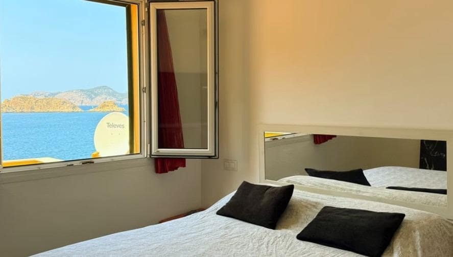 2 bedroom Penthouse for sale in Santa Ponsa - € 990,000 (Ref: 9204585)