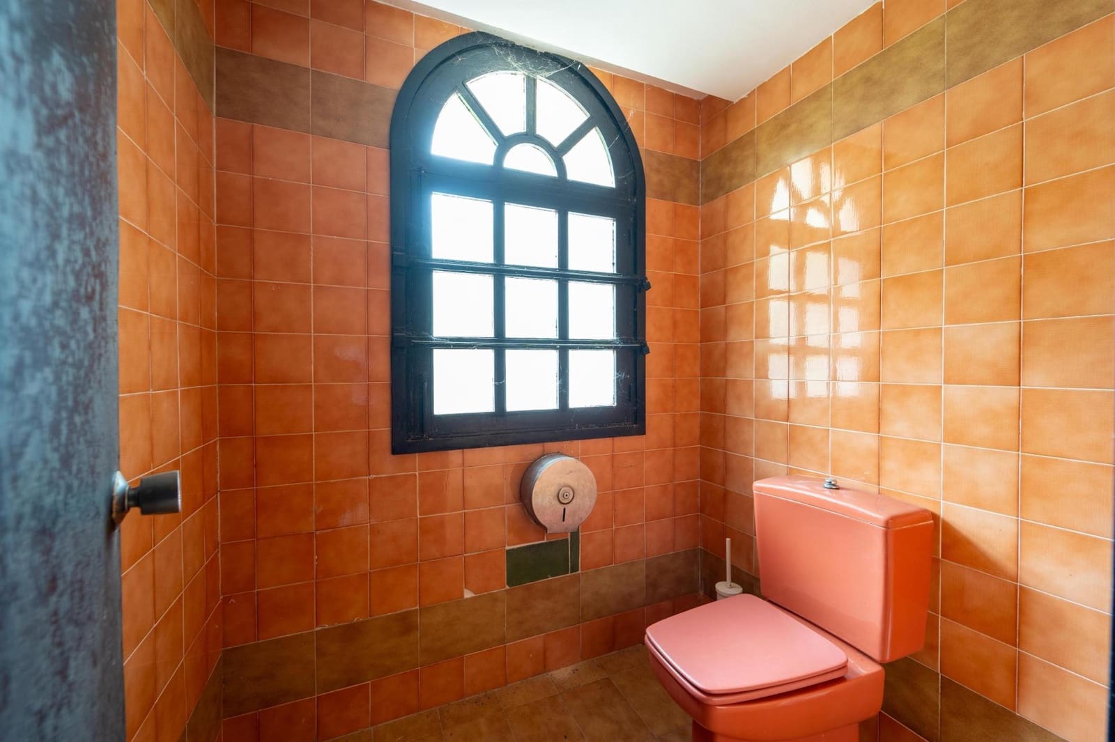 Kommersiell til salgs i Alcudia med svømmebasseng - € 230 000 (Ref: 9215123)