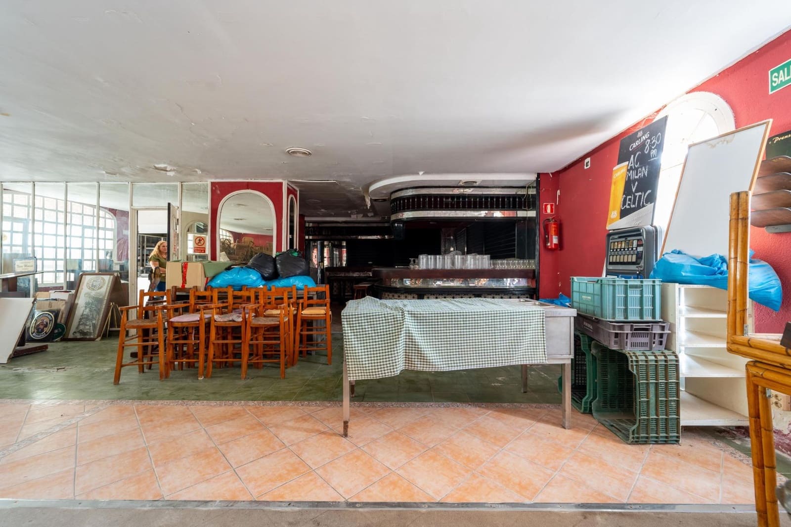 Kommersiell til salgs i Alcudia med svømmebasseng - € 230 000 (Ref: 9215123)