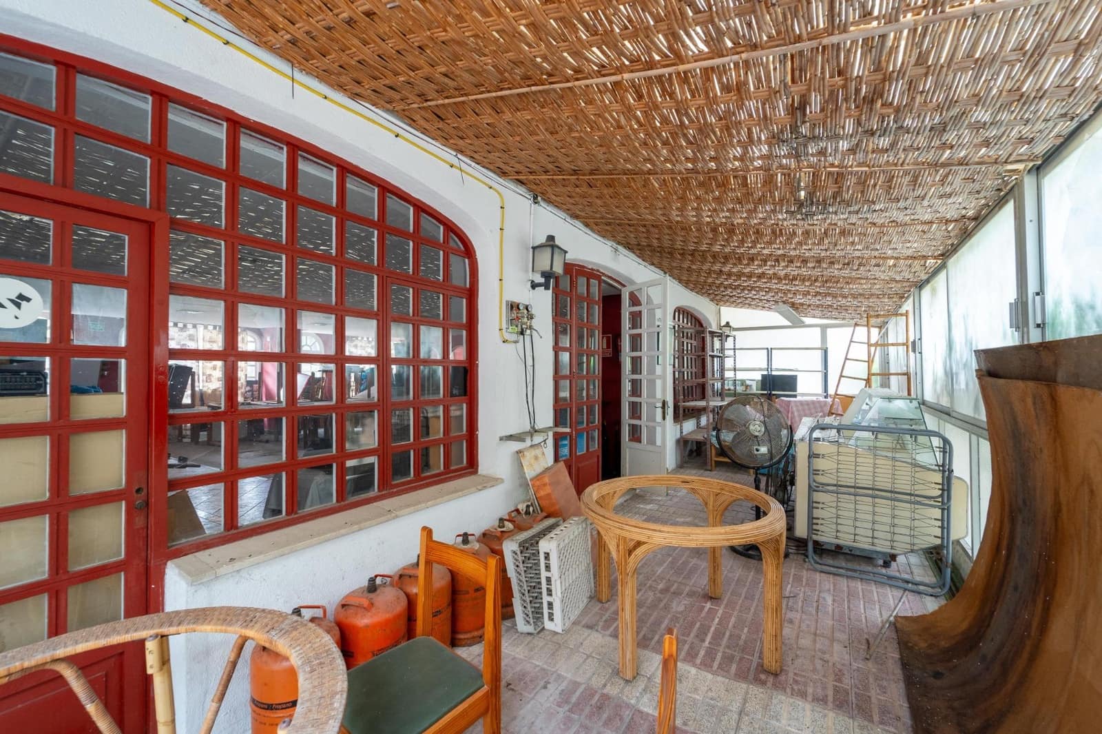 Kommersiell til salgs i Alcudia med svømmebasseng - € 230 000 (Ref: 9215123)