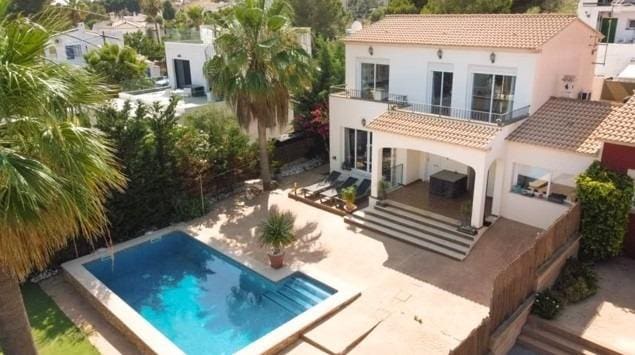 3 slaapkamer Rijtjeshuis te koop in Llucmajor met zwembad - € 860.000 (Ref: 9226710)