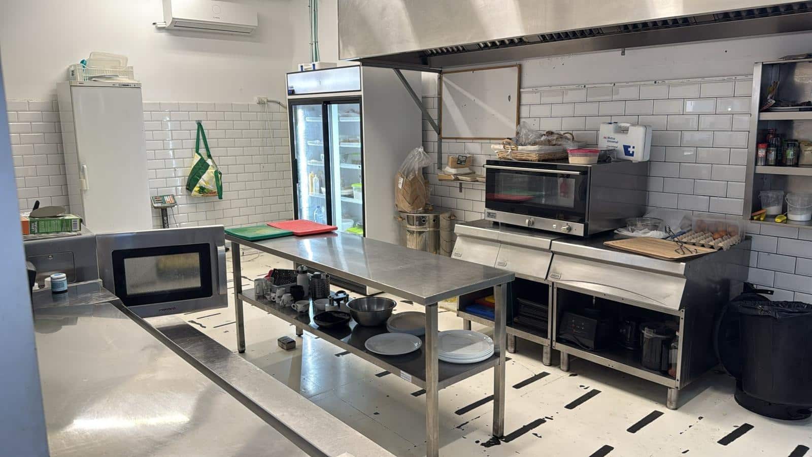 3 bedroom Commercial for rent in Palma de Mallorca - € 3,000 (Ref: 9247353)