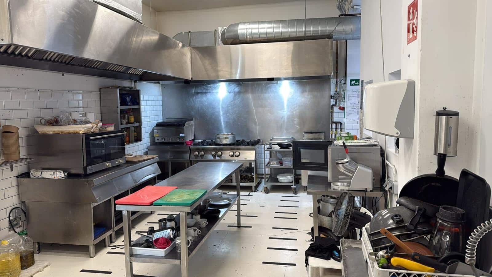 3 bedroom Commercial for rent in Palma de Mallorca - € 3,000 (Ref: 9247353)