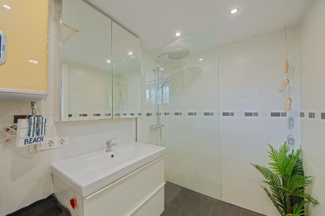 2 slaapkamer Flat te koop in Portals Nous, Calvià - € 375.000 (Ref: 9335030)