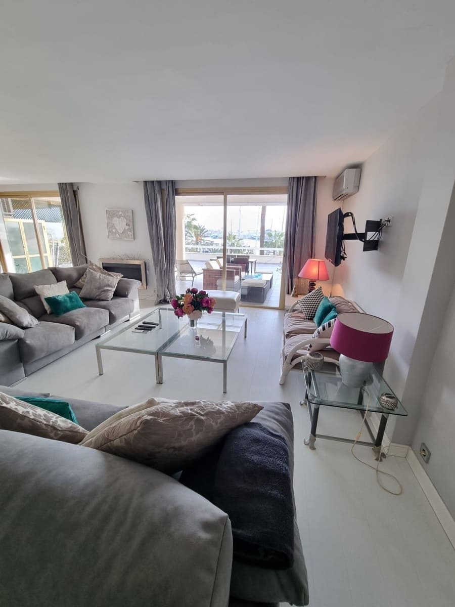 2 bedroom Penthouse for rent in Palma de Mallorca - € 3,200 (Ref: 9379112)