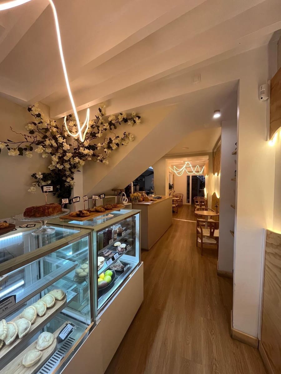 Kaupallinen vuokrattavana paikassa Alcudia - 2 000 € (Ref: 9491491)