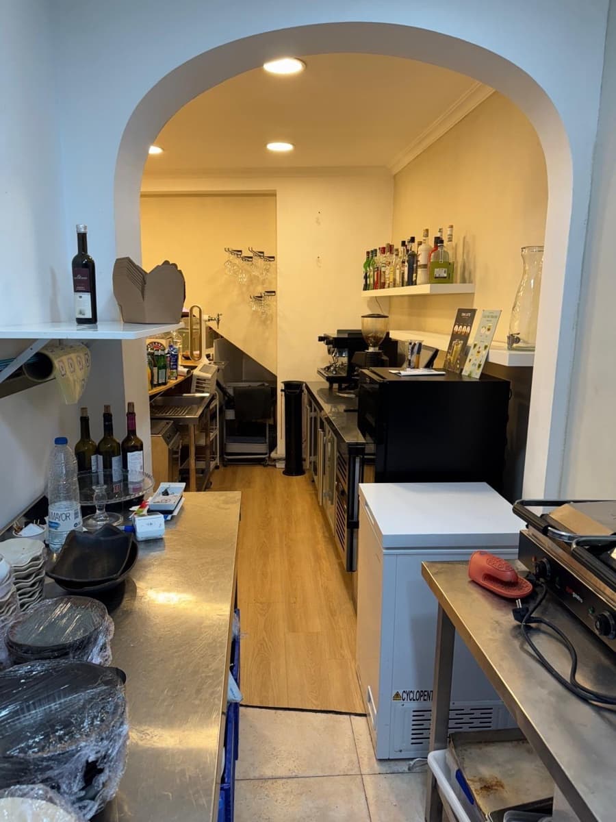 Kaupallinen vuokrattavana paikassa Alcudia - 2 000 € (Ref: 9491491)