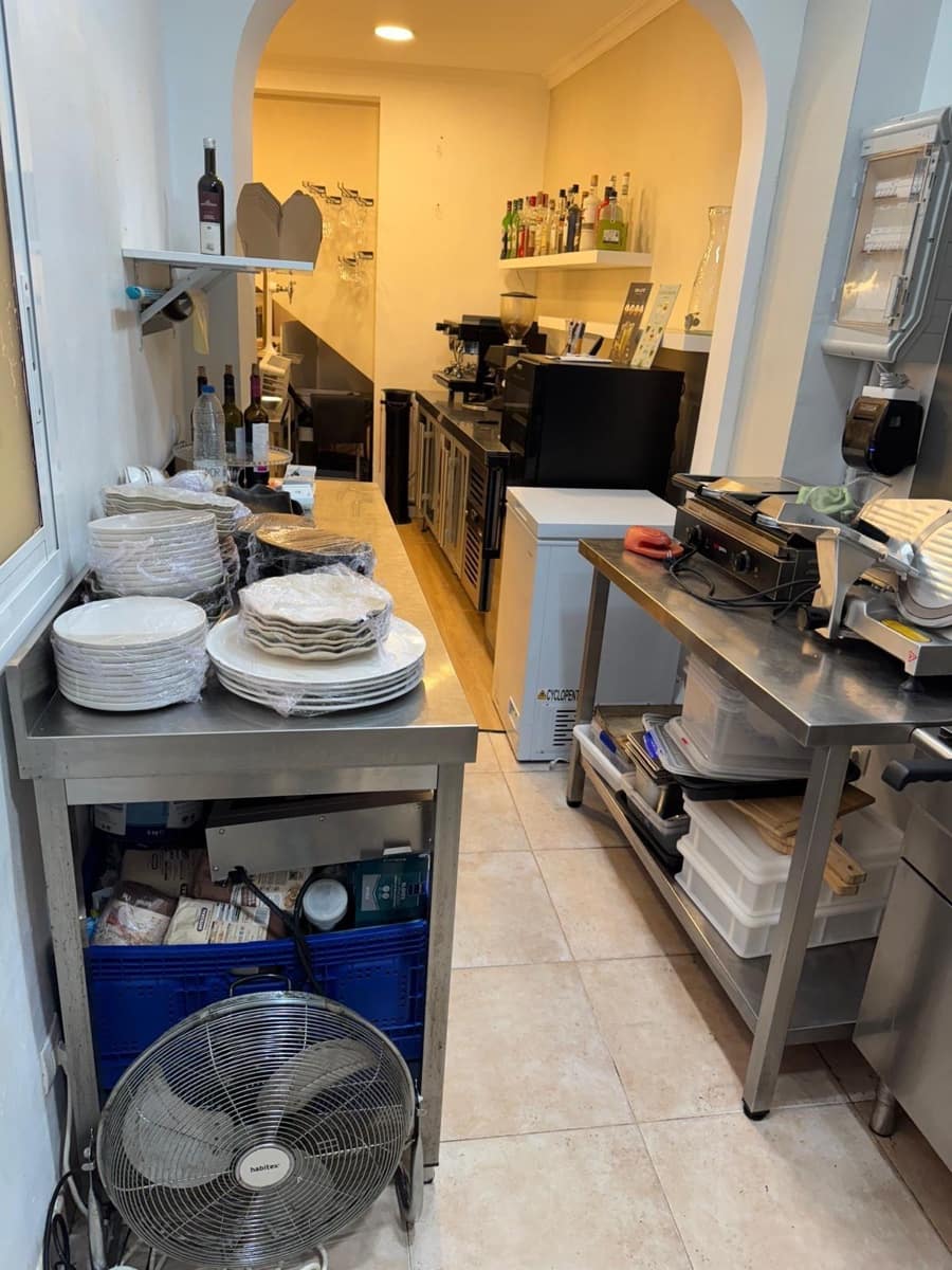 Kaupallinen vuokrattavana paikassa Alcudia - 2 000 € (Ref: 9491491)