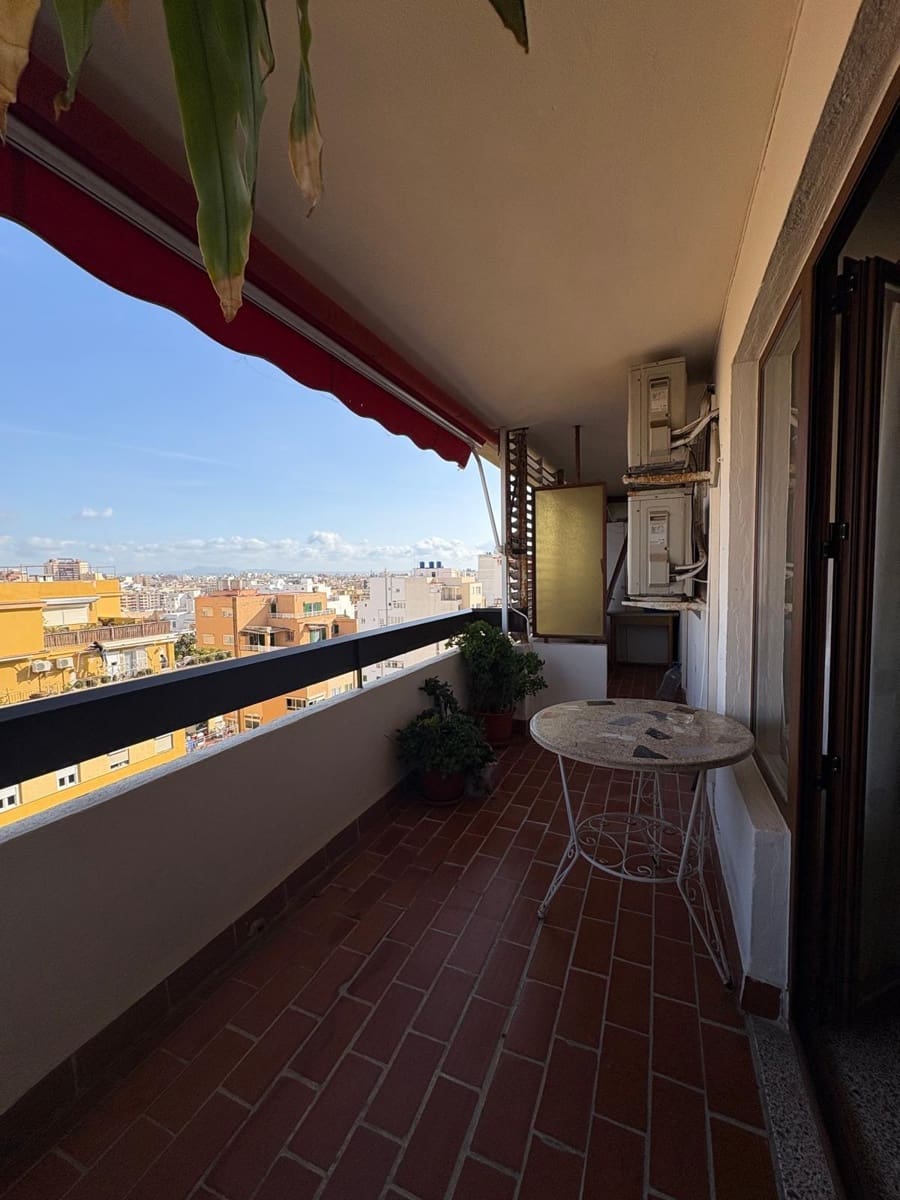 3 bedroom Flat for sale in Palma de Mallorca with garage - € 420,000 (Ref: 9534049)