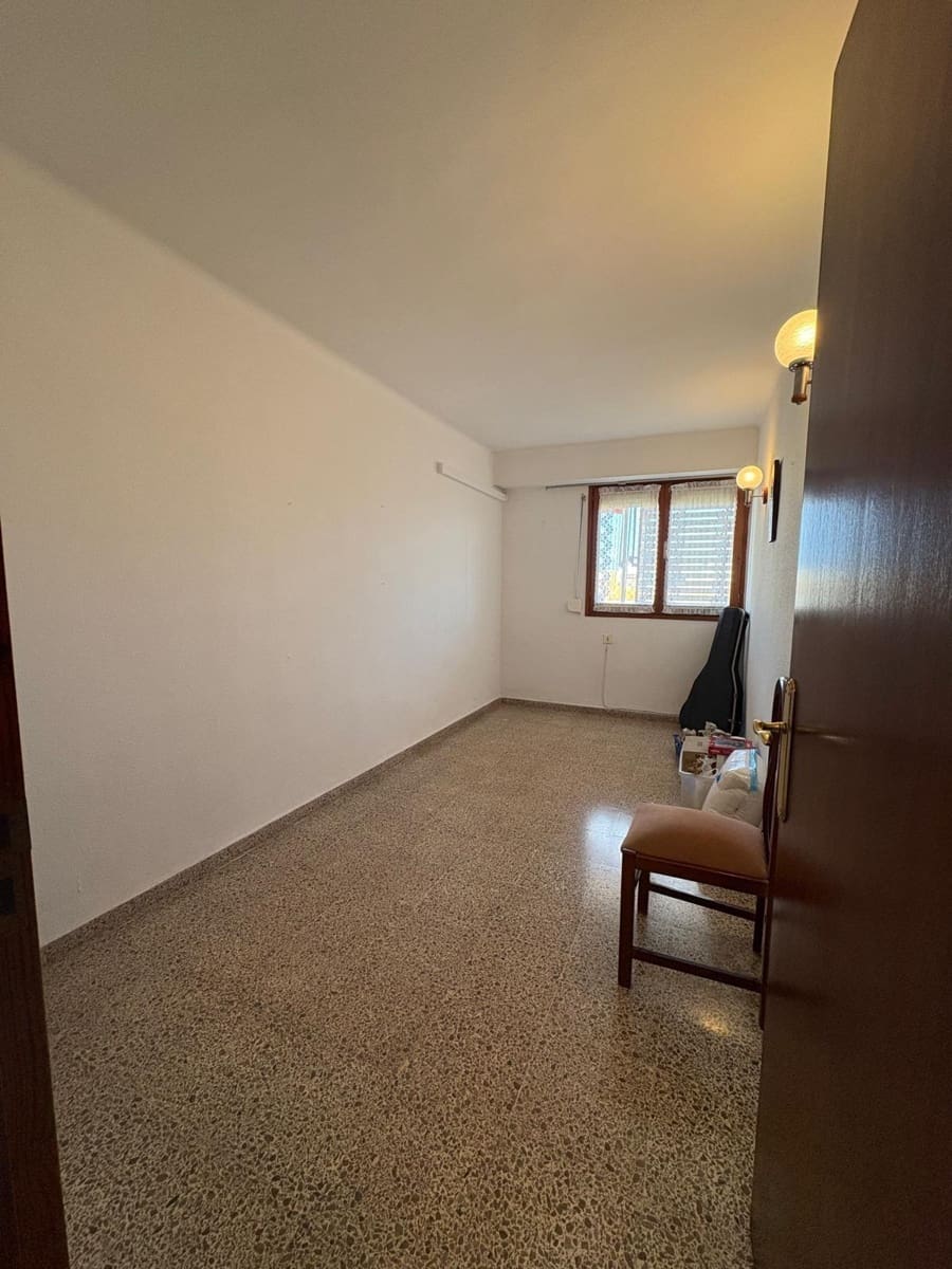 3 bedroom Flat for sale in Palma de Mallorca with garage - € 420,000 (Ref: 9534049)