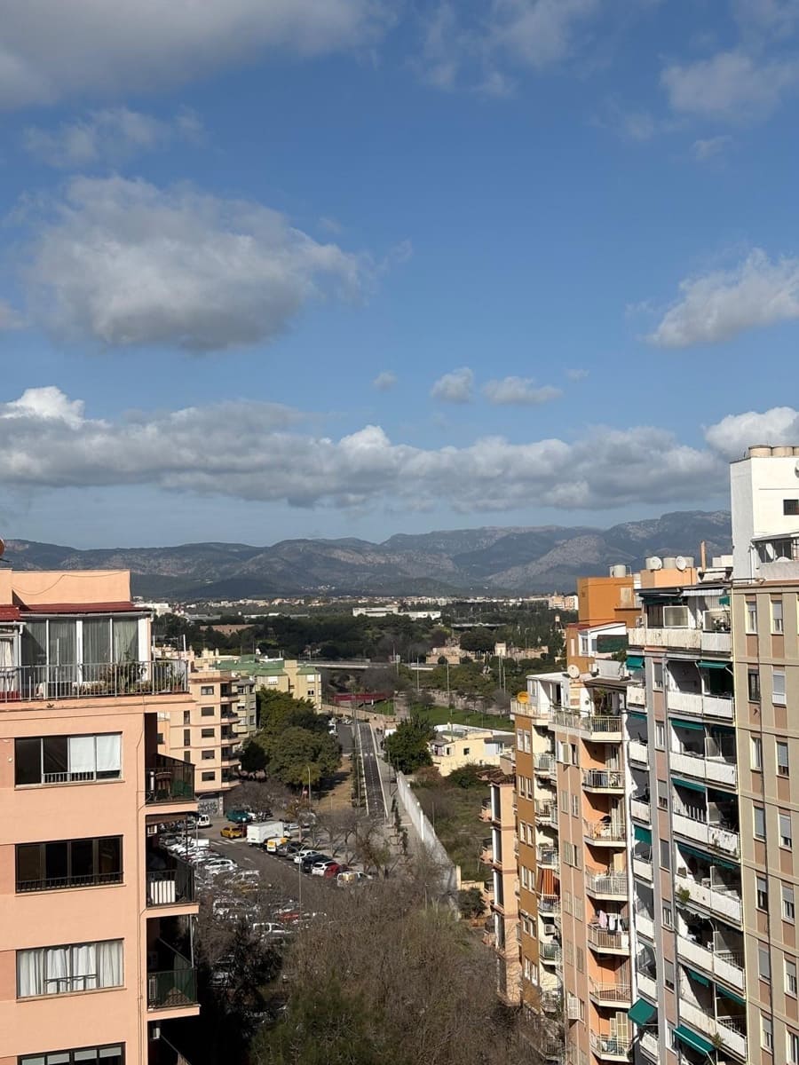 3 bedroom Flat for sale in Palma de Mallorca with garage - € 420,000 (Ref: 9534049)