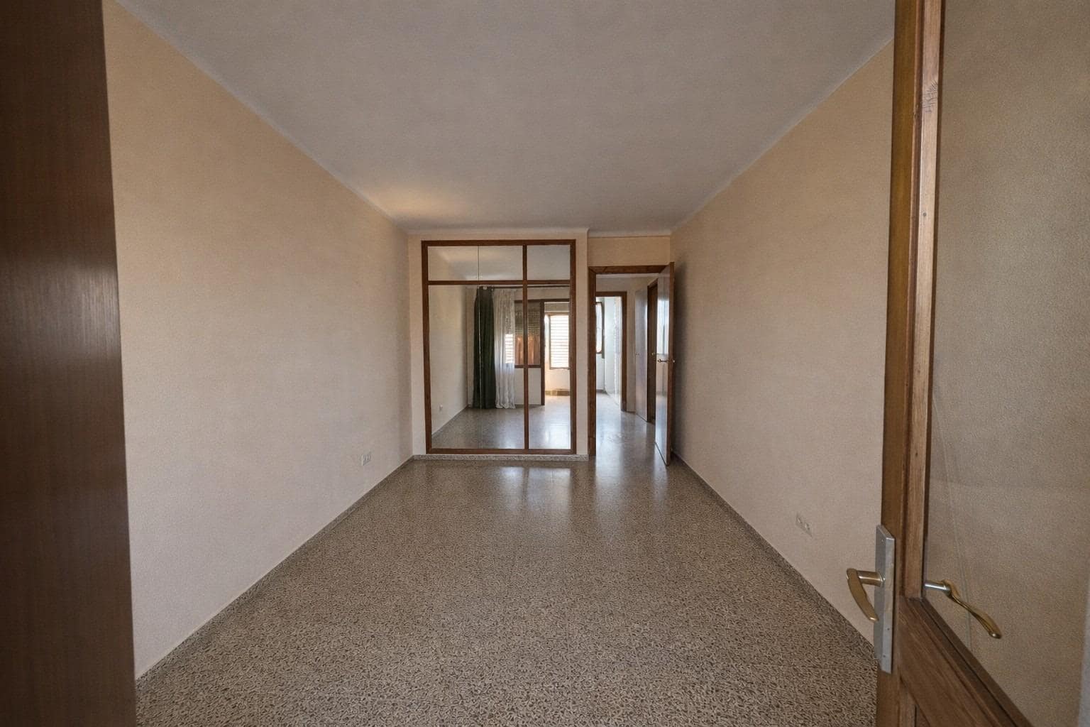 3 bedroom Flat for sale in Palma de Mallorca with garage - € 420,000 (Ref: 9534049)