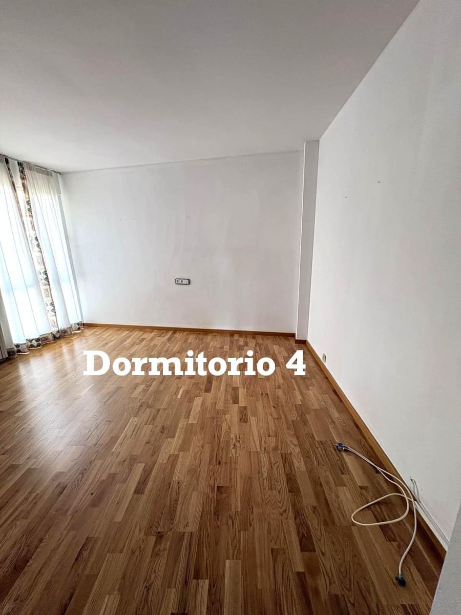 4 bedroom Flat for sale in Palma de Mallorca - € 680,000 (Ref: 9714994)