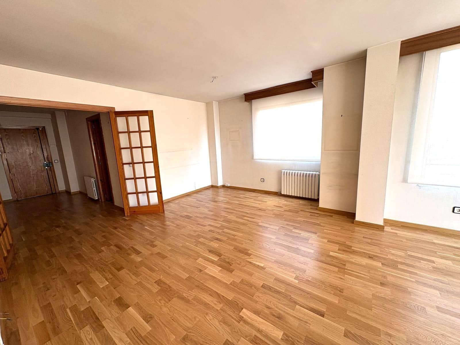 4 bedroom Flat for sale in Palma de Mallorca - € 680,000 (Ref: 9714994)