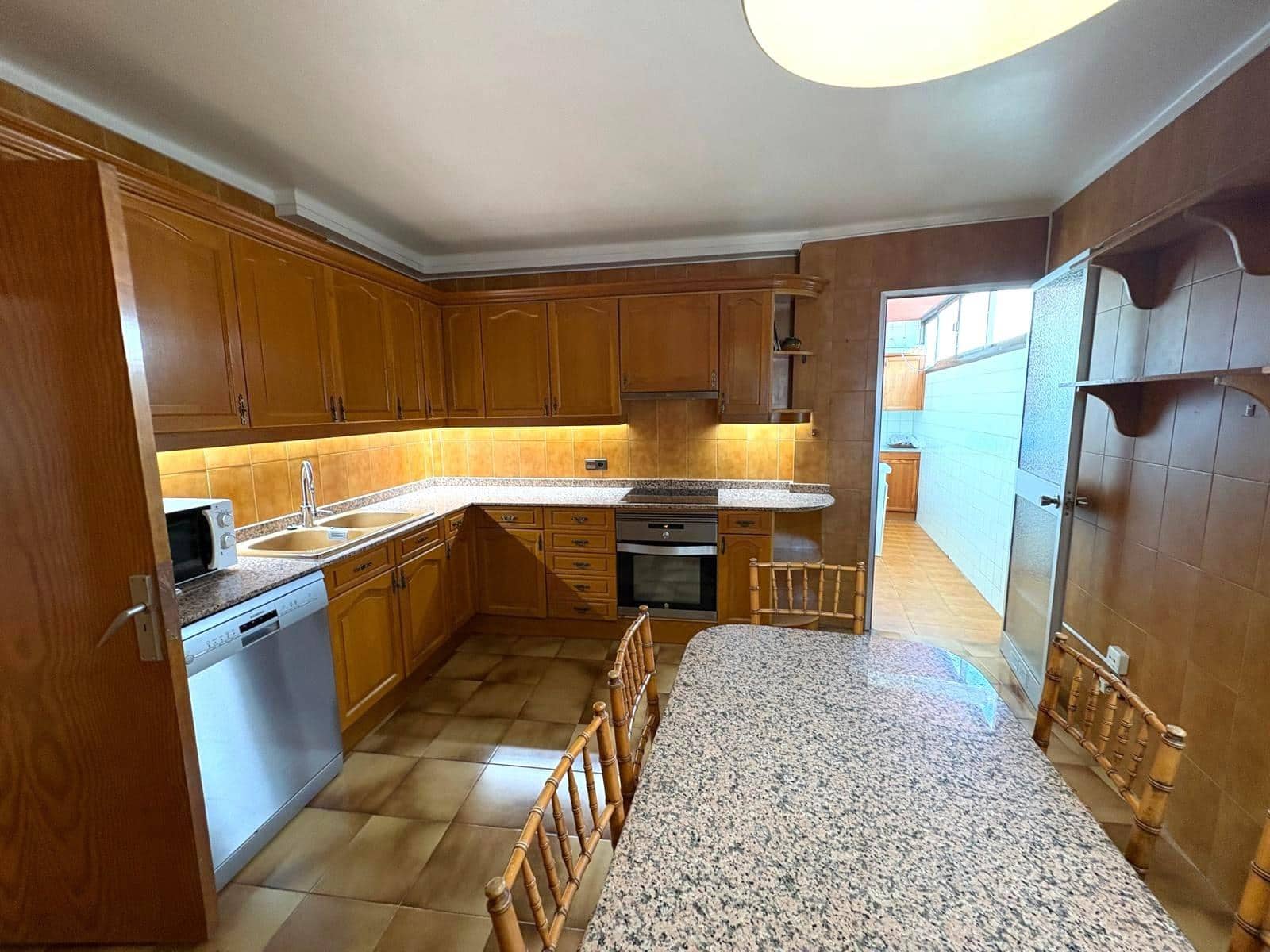 4 bedroom Flat for sale in Palma de Mallorca - € 680,000 (Ref: 9714994)